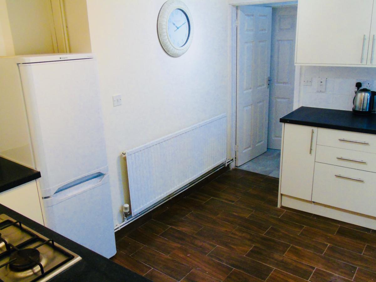 Willows - Cardiff Guest House ภายนอก รูปภาพ